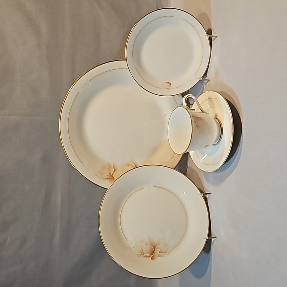 NEW Noritake Devotion 7271 Five Piece Place Setting Ivory China